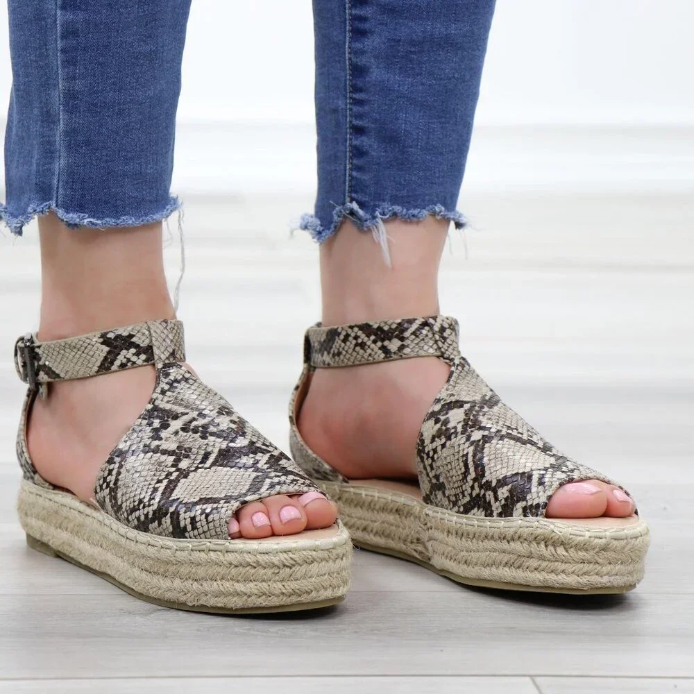 Stylish Brown and Cream Espadrille Shoes with Platform - Picture 2 of 16